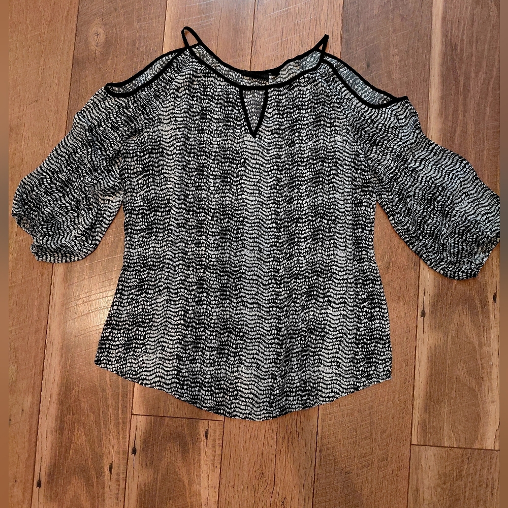 Chic Black and White Apt 9 Women's Blouse